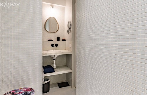Billancourt–Rives de Seine Apartment | Apartment overlooking the Seine 10' drive from the Eiffel Tower free parking