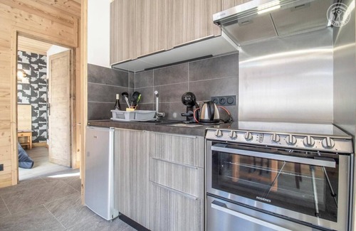Montchavin Apartment | Apartment 'L'epilobe' with Mountain View, Shared Garden and Wi-Fi