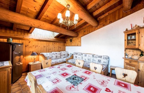 Montchavin Apartment | Apartment 'Le Rhododendron' with Mountain View, Shared Garden and Wi-Fi
