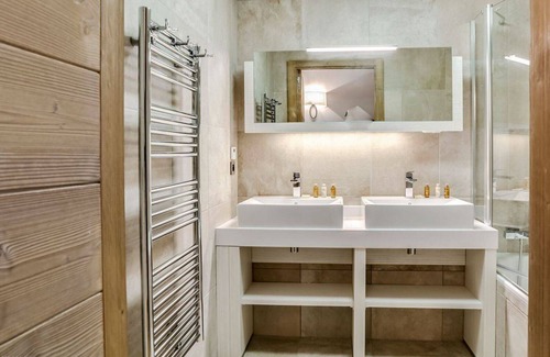 Courchevel Villa | Apartment Frais - Five Bedroom Villa, Sleeps 11