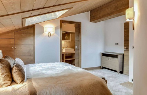 Courchevel Villa | Apartment Frais - Five Bedroom Villa, Sleeps 11