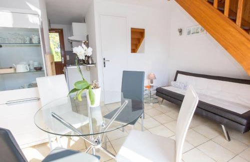 Saint-Jouan-des-Guerets Apartment | Apartment Le Renard by Interhome