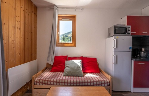 Saint-Sorlin-d'Arves Apartment | Apartment in France near Ski Resort & Center