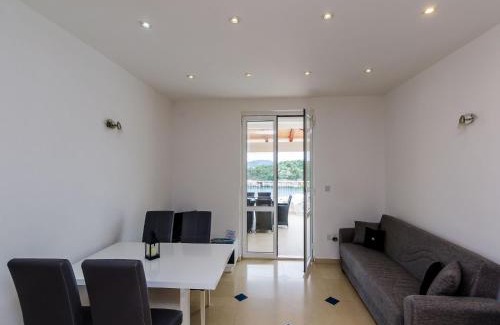 Stikovica Apartment | Apartment Franceska -Two-Bedroom Apartment with Terrace and Sea View