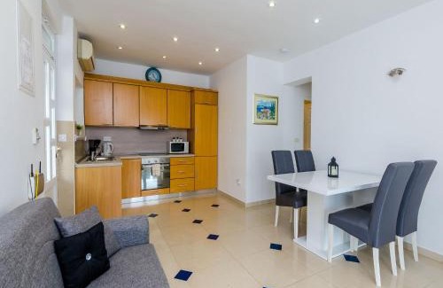 Stikovica Apartment | Apartment Franceska -Two-Bedroom Apartment with Terrace and Sea View