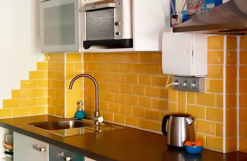 Giens Apartment | Apartment, garden, swimming pool, sea nearby.