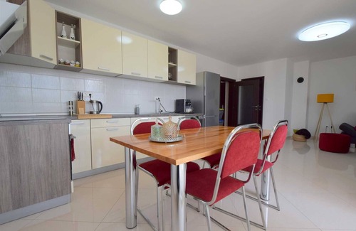 Barusici Apartment | Apartment Gem with balcony