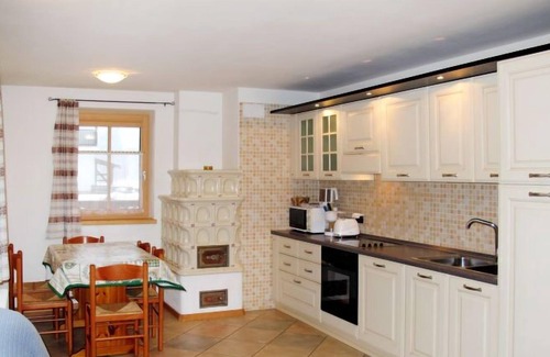 Fontanazzo Apartment | Apartment Giovanni (CPO355) in Campitello - 5 persons, 2 bedrooms