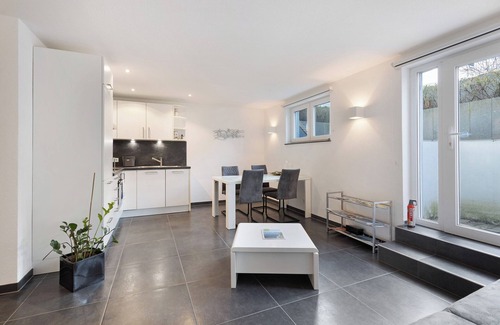 Gaienhofen Apartment | Apartment 'Goldbecker' with Private Terrace and Wi-Fi