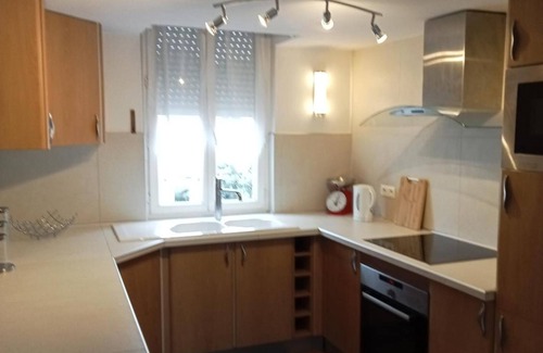 Toulouse Left Bank Apartment | Apartment 'Grand T2 tout confort' with Private Terrace, Wi-Fi and Air Conditioning
