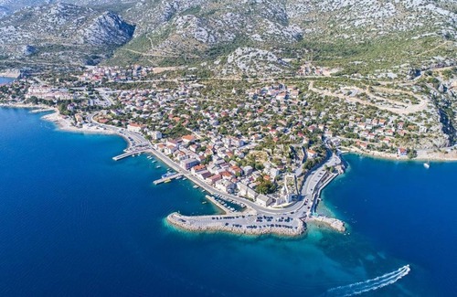 Cesarica Apartment | Apartment Green with pool - Villa Dina (Ribarica, Karlobag, Croatia)
