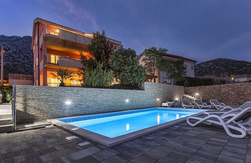 Cesarica Apartment | Apartment Green with pool - Villa Dina (Ribarica, Karlobag, Croatia)