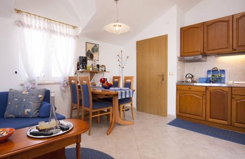 Krapanj Apartment | Apartment Grivicic A1 with Sea View on island Krapanj
