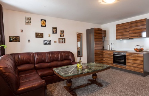Hopfen am See Apartment | Apartment "Guinness Suite" in the Vitusfort house