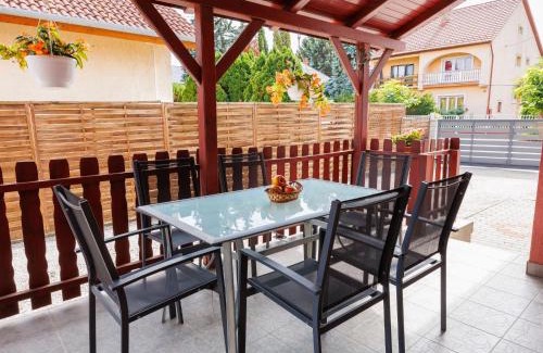 Balatonszemes Apartment | Apartment Gyula by Interhome