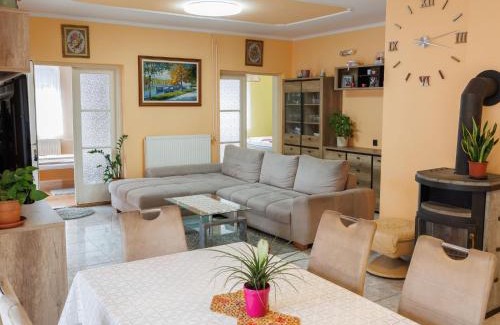 Balatonszemes Apartment | Apartment Gyula by Interhome