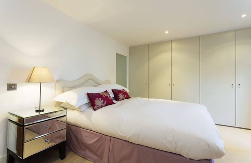 Westend Apartment | Apartment 'Hakan Place Near Stadium' with Balcony, Wi-Fi and Air Conditioning