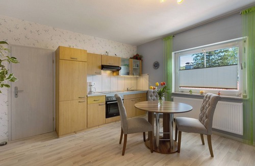 Schotten Apartment | Apartment 'Haus Ute' with Private Terrace, Shared Garden and Wi-Fi