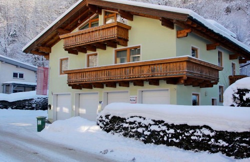 Thumersbach Apartment | Apartment Heidi-2 by Interhome