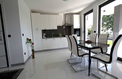Porat Apartment | Apartment Helena with Terrace