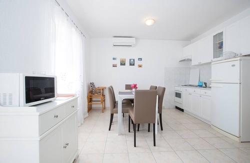 Lopar Apartment | Apartment - Holiday apartment for 4 persons (A2) in Lopar San Marino