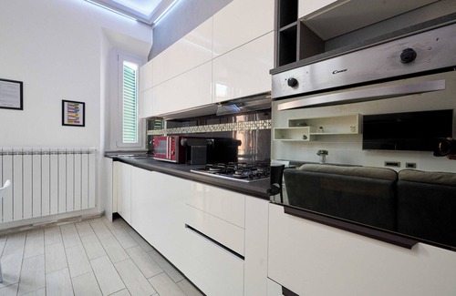 Piombino Apartment | Apartment 'Holy Days' with Balcony, Wi-Fi and Air Conditioning