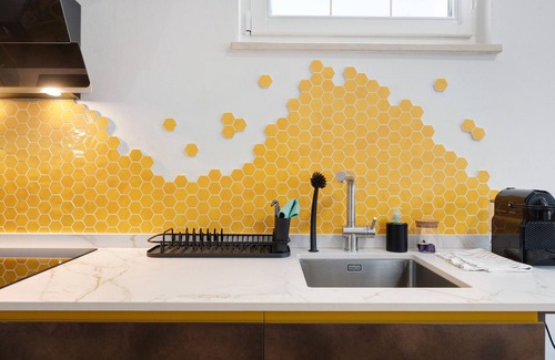 Laives Apartment | Apartment 'Honey Home' with Mountain View, Wi-Fi and Parking