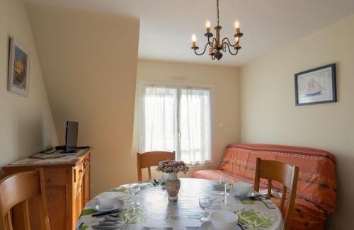 Le Pouldu Apartment | Apartment Hortensias 2 by Interhome