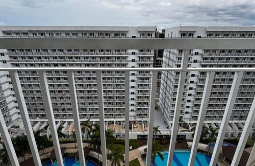 Pasay Apartment | Apartment hotel in front of biggest mall of asia with resort type amenity pool.