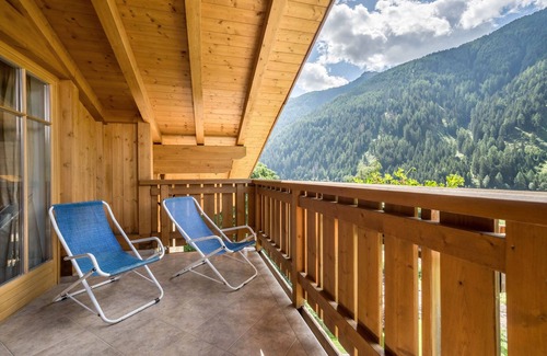 Pracupola Apartment | Apartment Hotel 'Naturresidenz Theistadl Apt 301' with Lake View, Garden & Wi-Fi