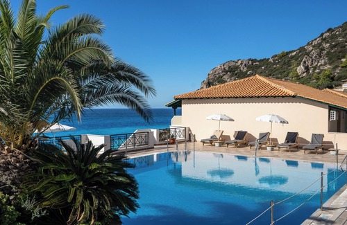 Agios Nikitas Apartment | Apartment Hotel 'Sunset Supreme Studio A' near Beach with Pool, Garden & Wi-Fi