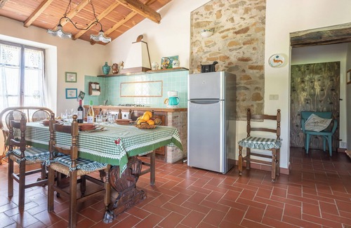 Magliano in Toscana Other | Apartment Il Pero with Terrace, Shared Pool & Wi-Fi