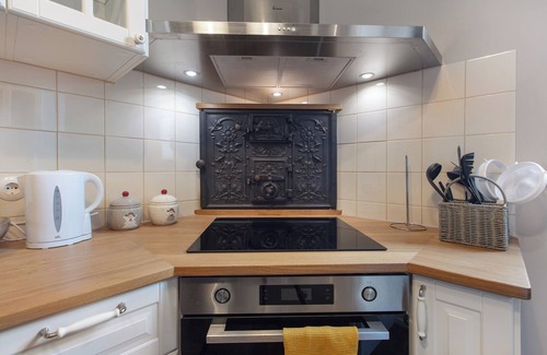 Badenweiler Apartment | Apartment 'Im Talblick' with Mountain View and Wi-Fi