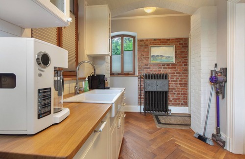 Badenweiler Apartment | Apartment 'Im Talblick' with Mountain View and Wi-Fi