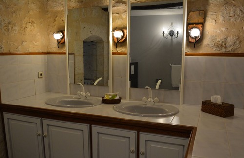 Saint-Beauzeil Apartment | Apartment in a charming hotel