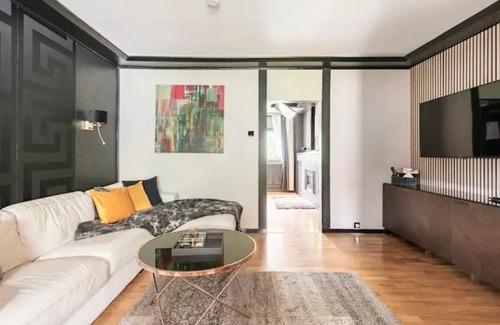 Charlottenburg-Wilmersdorf Apartment | Apartment in a great location to the fair directly on the Grunewald near Kudamm with garden
