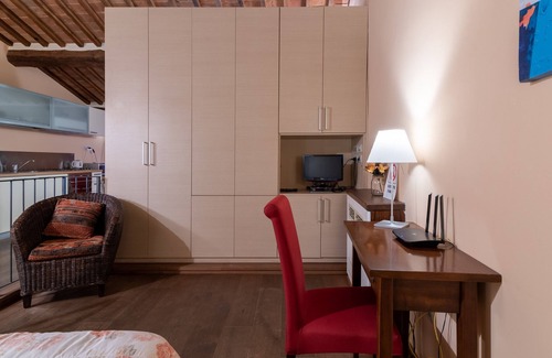 Montepulciano Apartment | Apartment In A Hotel 'Guest-house Montepulciano' with Wi-Fi and Air Conditioning