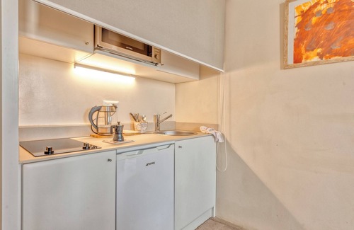 Lecce Historic Center Apartment | Apartment In A Hotel 'Lu Leccio - City View 5' with Shared Terrace, Wi-Fi and Air Conditioning