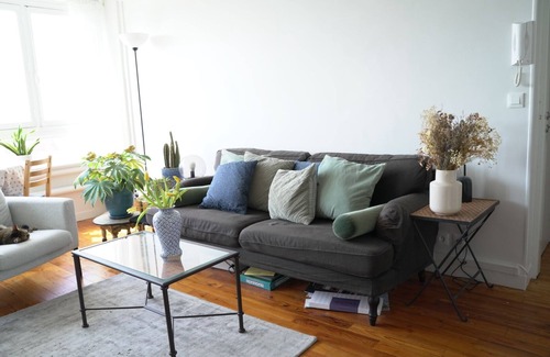 Parapluies Condo | Apartment in a quiet, friendly neighborhood