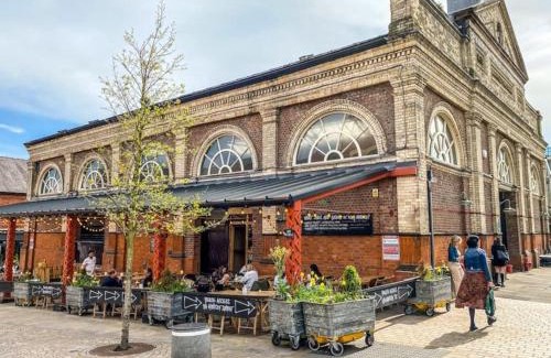 Trafford Apartment | Apartment in Altrincham Centre