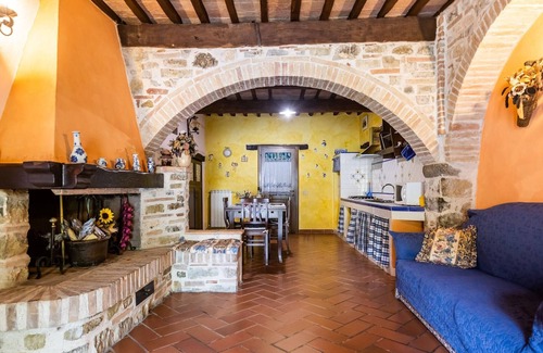 Seggiano House | Apartment in Amiata with Mountain Views