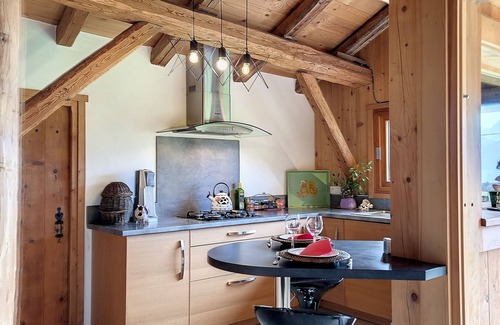 Cordon Apartment | Apartment in Authentic Farm in Cordon - Parking, Wifi, 2-4 months Winter, 15 days Summer
