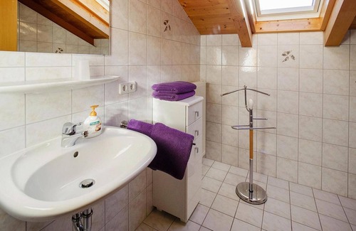 Weissbach Apartment | Apartment in Bayerisch Gmain near Salzburg with Sauna