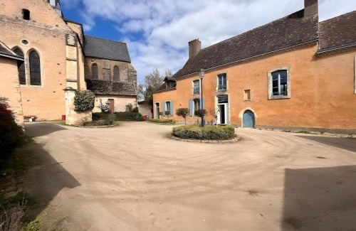 Ballon-Saint-Mars Apartment | Apartment in Ballon near Le Mans Circuit