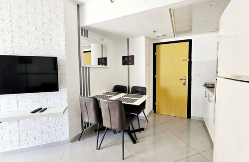 Bat Yam Apartment | Apartment In Bat Yam With Kitchen, Child Friendly, Other