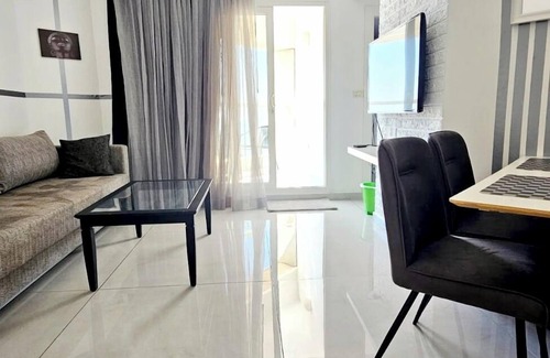 Bat Yam Apartment | Apartment In Bat Yam With Kitchen, Child Friendly, Other