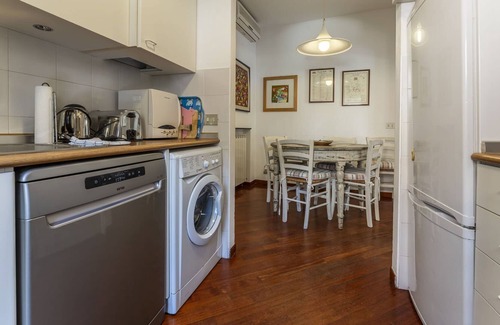 Bogliasco Apartment | Apartment in Bogliasco with 2 bedrooms sleeps 5