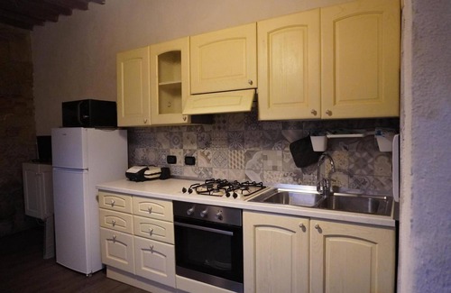 Livorno Apartment | Apartment 'In Casale Toscano' with Private Garden, Wi-Fi and Air Conditioning