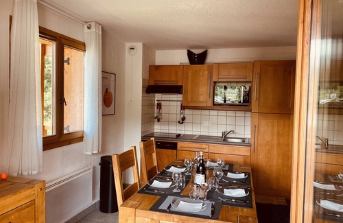 Montgenevre Ski Chalet | Apartment in chalet, at the foot of the slopes, garage, terrace, wifi.