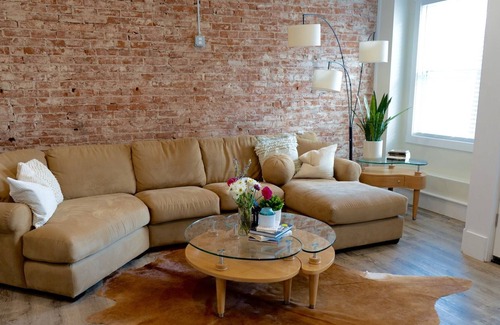Latonia House | Apartment in Covington